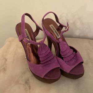 Steve Madden lavender ruffle platform heel in Size 6.5